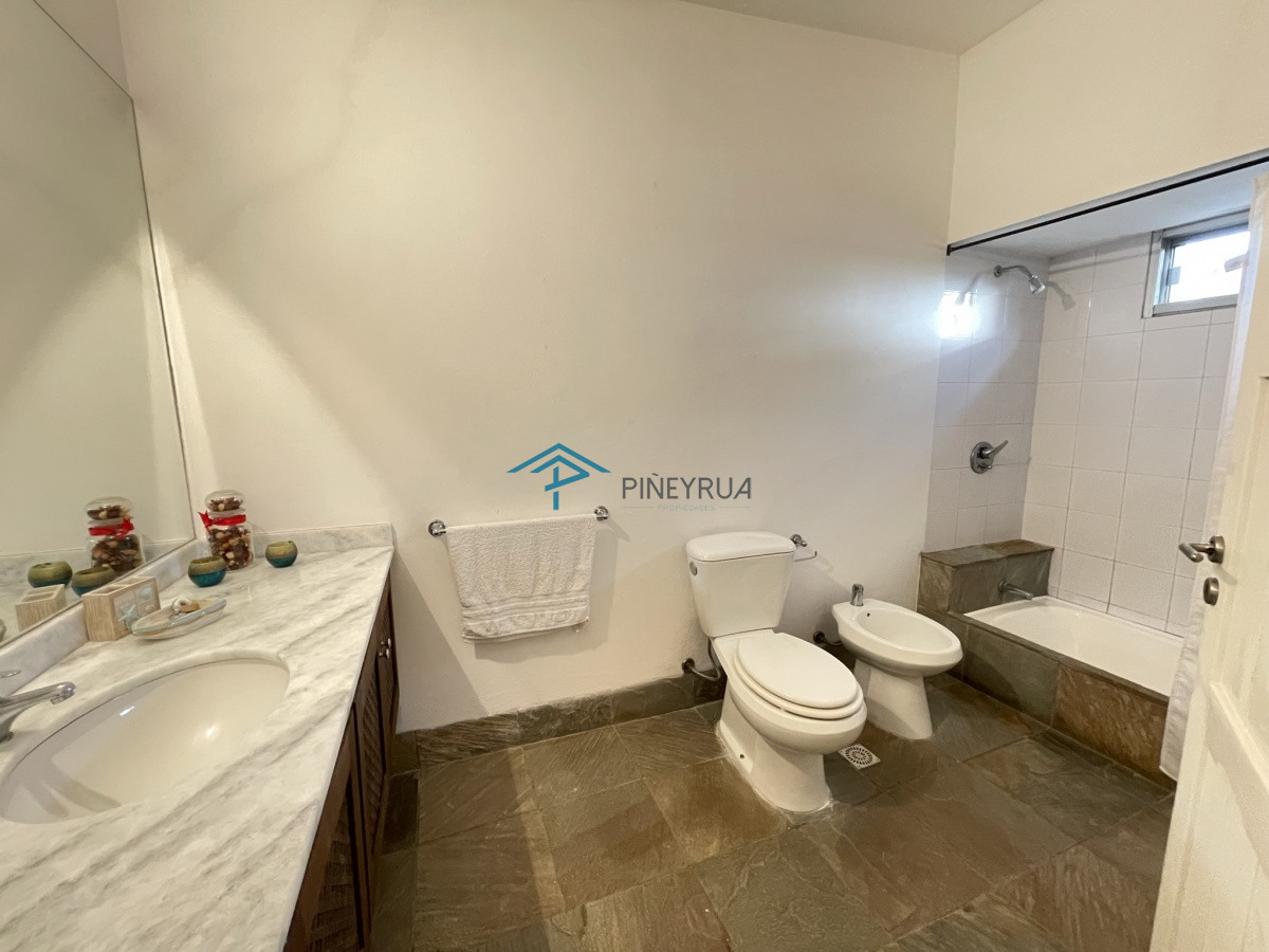 Casa ID.69 - CASA CON VISTA AL MAR EN VENTA EN EL CHORRO 4 DORMITORIOS