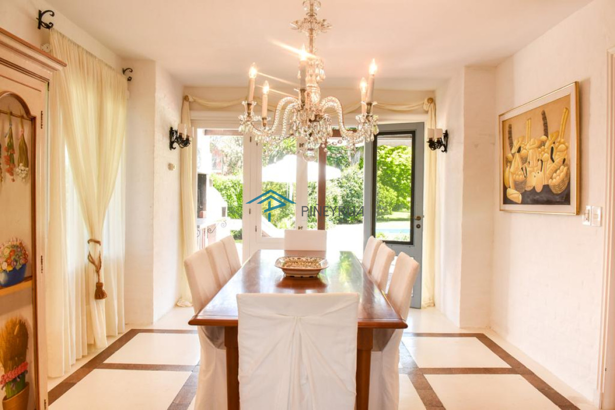 Casa ID.175 - EN VENTA CASA EN MONTOYA CON VISTA AL MAR Y PISCINA 4 DORMITORIOS