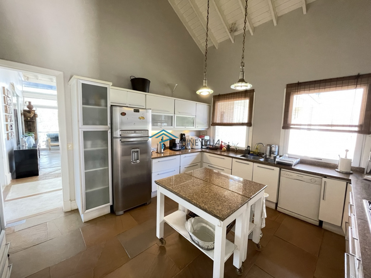 Casa ID.212 - ESPECTACULAR PROPIEDAD EN VENTA EN EL CLUB DE LA BARRA 