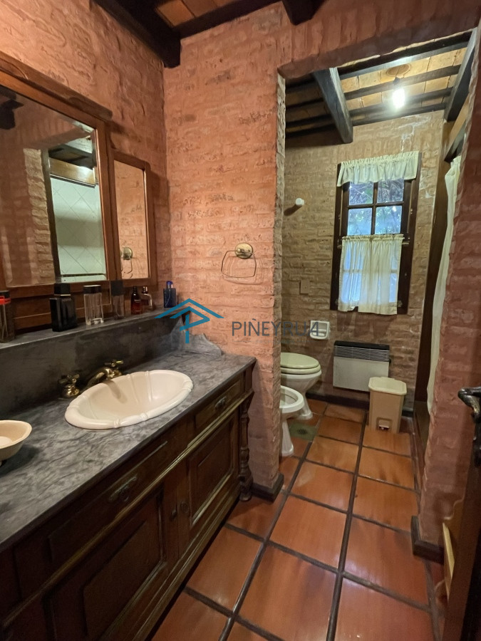 Casa ID.142 - LA TORTUGA DE MONTOYA, IMPACTANTE PROPIEDAD A PASOS DEL MAR
