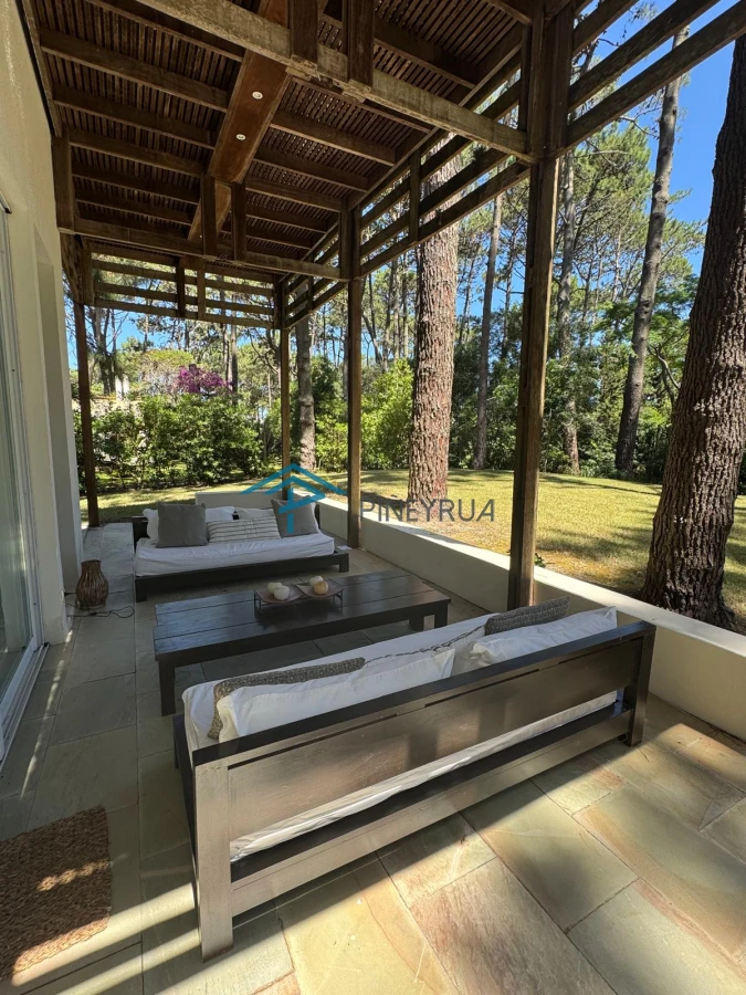 Casa ID.138 - EXCELENTE PROPIEDAD EN ALQUILER EN LAGUNA BLANCA 4 DORMITORIOS