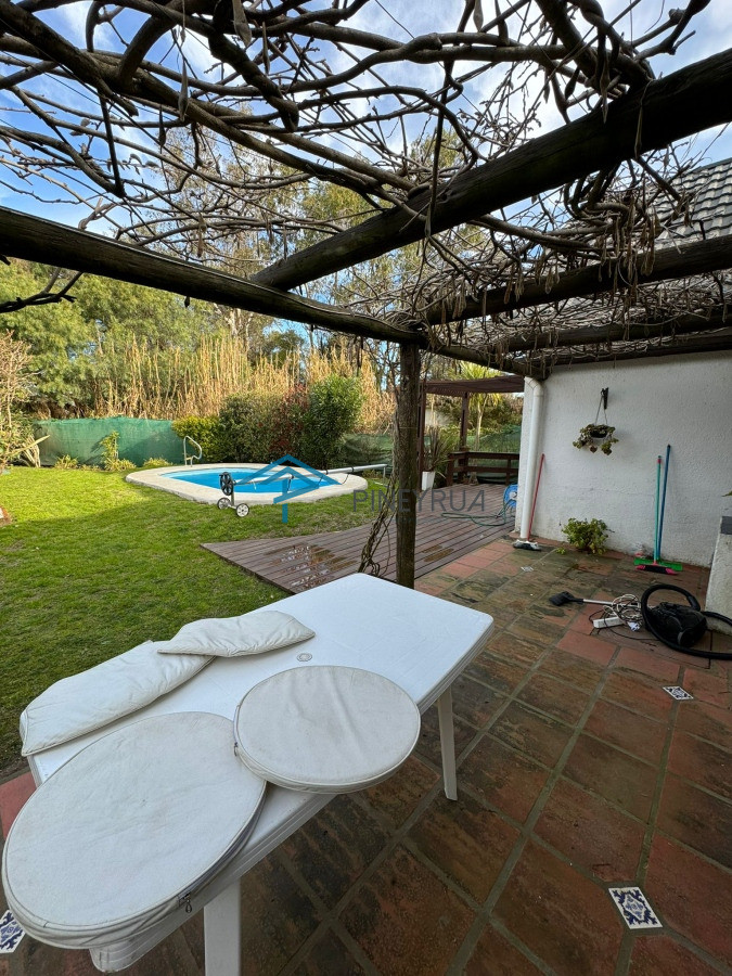 Casa en Alquiler cerca del Puente de la Barra, 3 dormitorios, ideal familias. Piscina climatizada