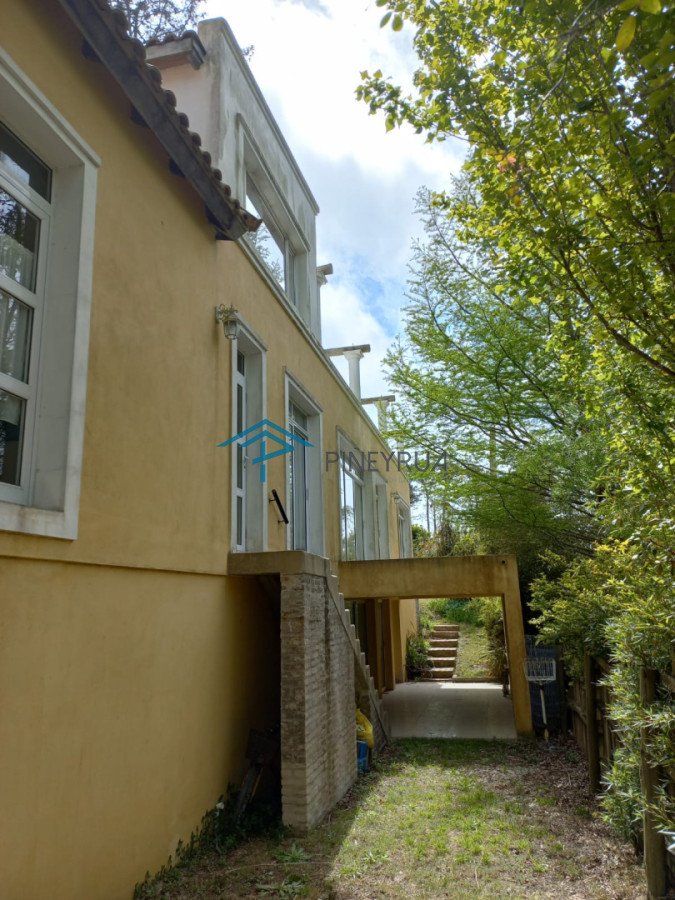 Casa en Venta en Montoya, cerca del mar, con mucho potencial.