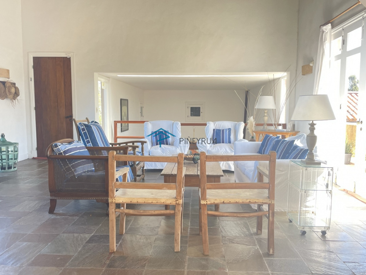 CASA EN ALQUILER TEMPORARIO EN MONTOYA, A POCAS CUADRAS DEL MAR