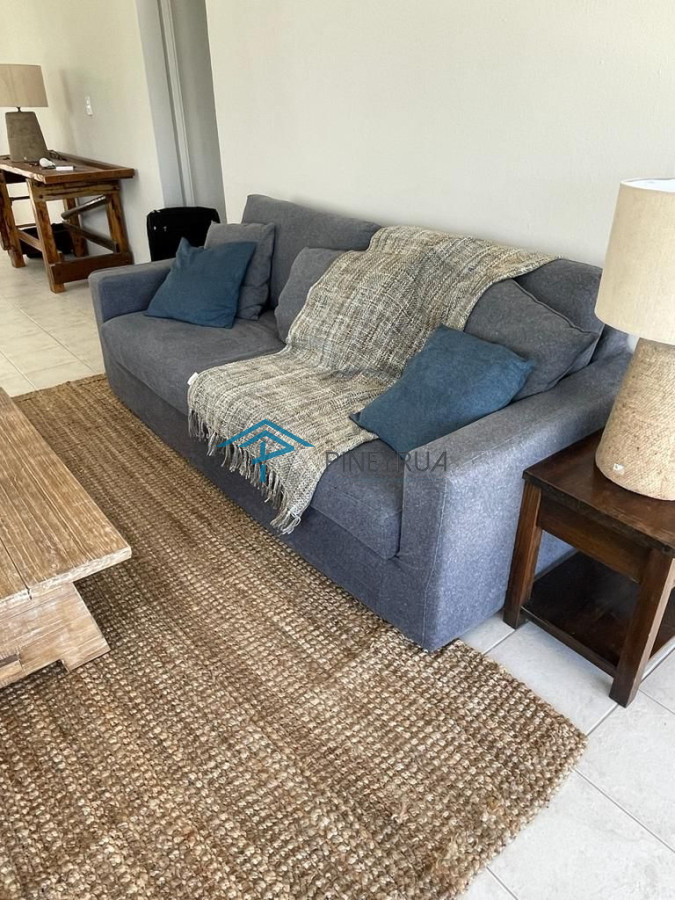 CASA EN VENTA EN MUY BUENA UBICACION EN LA BARRA A PASOS DE LA PLAYA