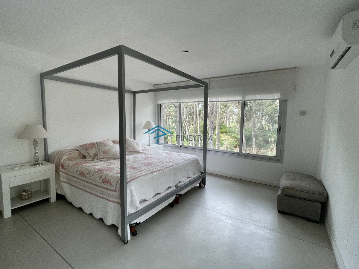 Casa ID.122 - EXCELENTE PROPIEDAD EN VENTA EN LAGUNA BLANCA 4 DORMITORIOS