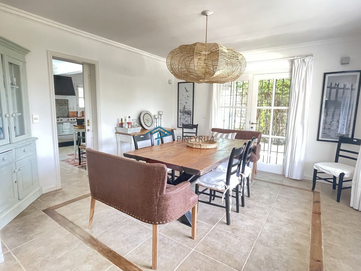 Casa ID.4 - IMPECABLE PROPIEDAD EN LA BARRA A PASOS DEL MAR, 3 DORMITORIOS