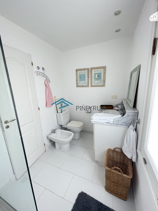Casa ID.4 - IMPECABLE PROPIEDAD EN LA BARRA A PASOS DEL MAR, 3 DORMITORIOS
