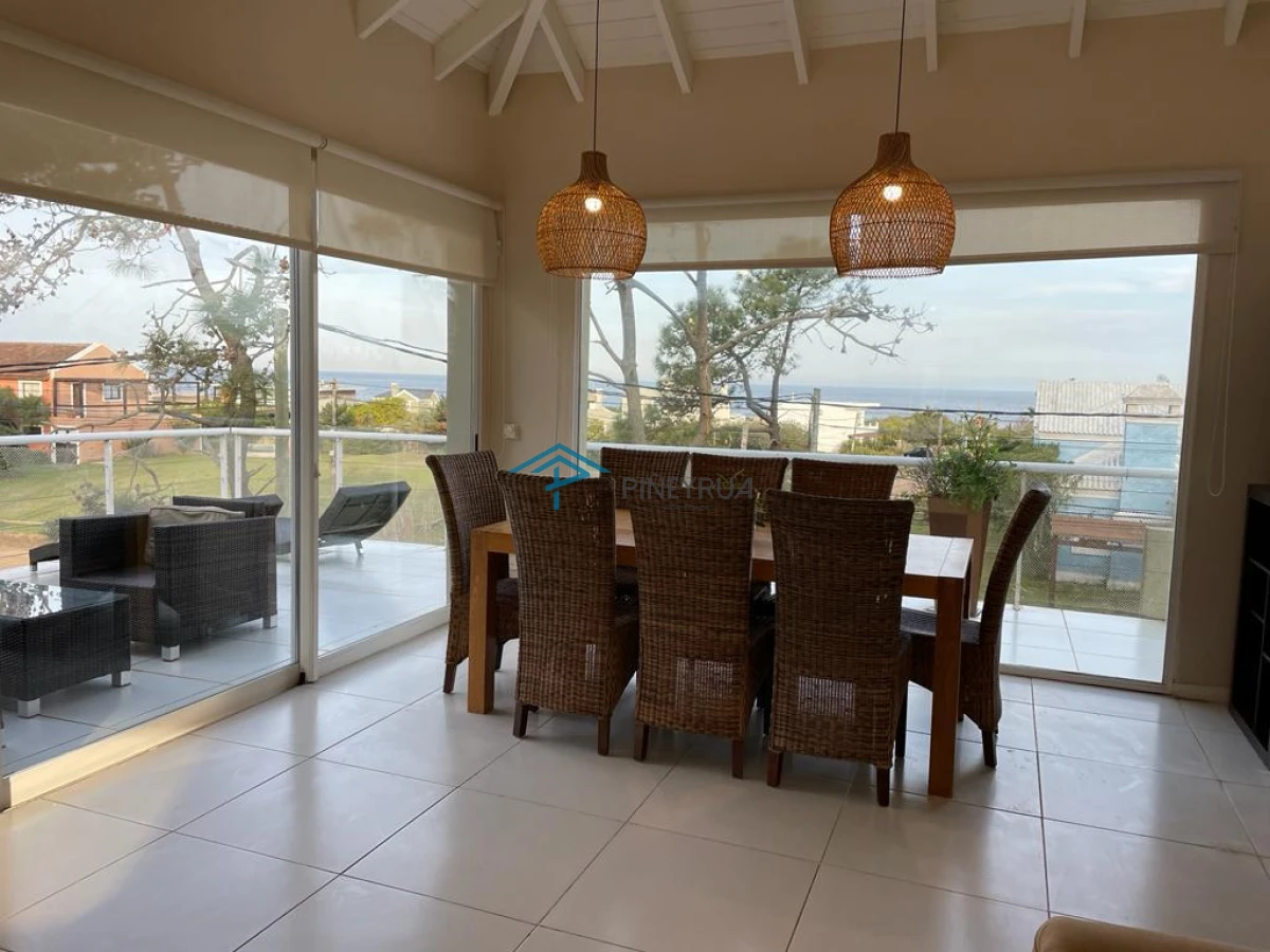 Casa ID.174 - EN VENTA COMODA CASA DE 6 DORMITORIOS CERCA DE PLAYA MONTOYA