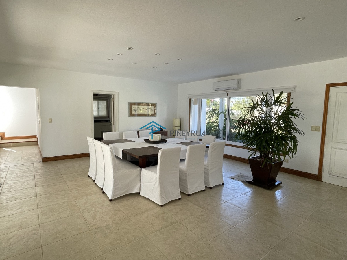 Casa ID.20 - ESPECTACULAR PROPIEDAD EN VENTA EN MONTOYA 5 DORMITORIOS