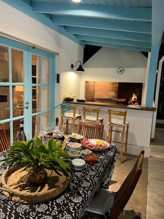 Casa ID.4 - IMPECABLE PROPIEDAD EN LA BARRA A PASOS DEL MAR, 3 DORMITORIOS
