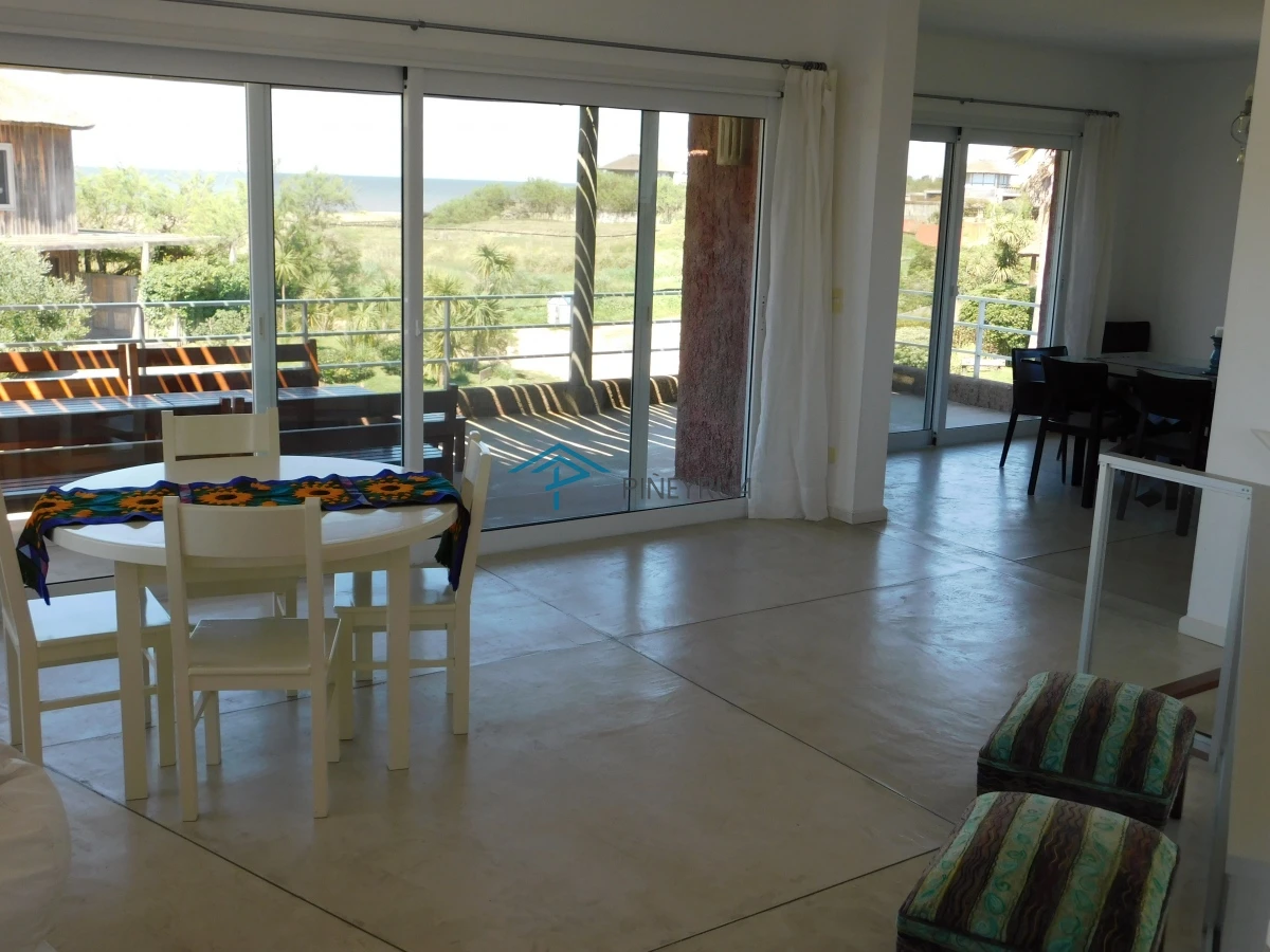 CASA EN ALQUILER TEMPORARIO EN PUNTA PIEDRAS 5 DORMITORIOS