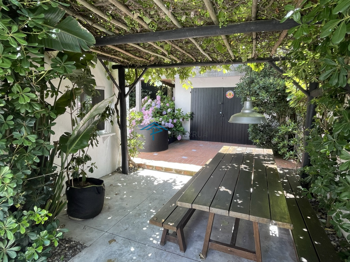 EN ALQUILER, CASA DE 4 DORMITORIOS A PASOS DE LA POSTA DEL CANGREJO ...