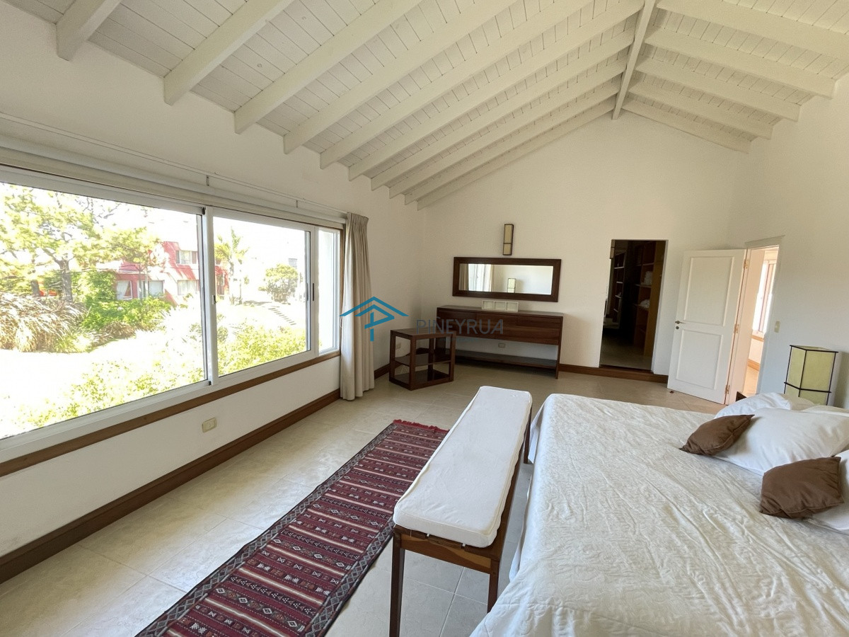 Casa ID.20 - ESPECTACULAR PROPIEDAD EN VENTA EN MONTOYA 5 DORMITORIOS
