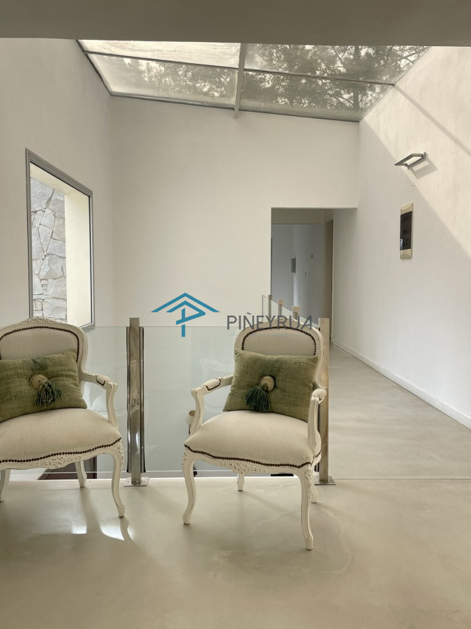 Casa ID.122 - EXCELENTE PROPIEDAD EN VENTA EN LAGUNA BLANCA 4 DORMITORIOS