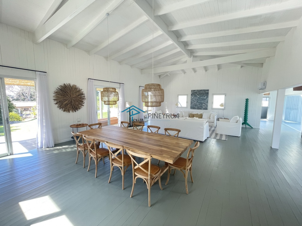 Casa ID.238 - EN VENTA, CASA A ESTRENAR EN BARRIO CERRADO EN JOSE IGNACIO 4 DORMITORIOS