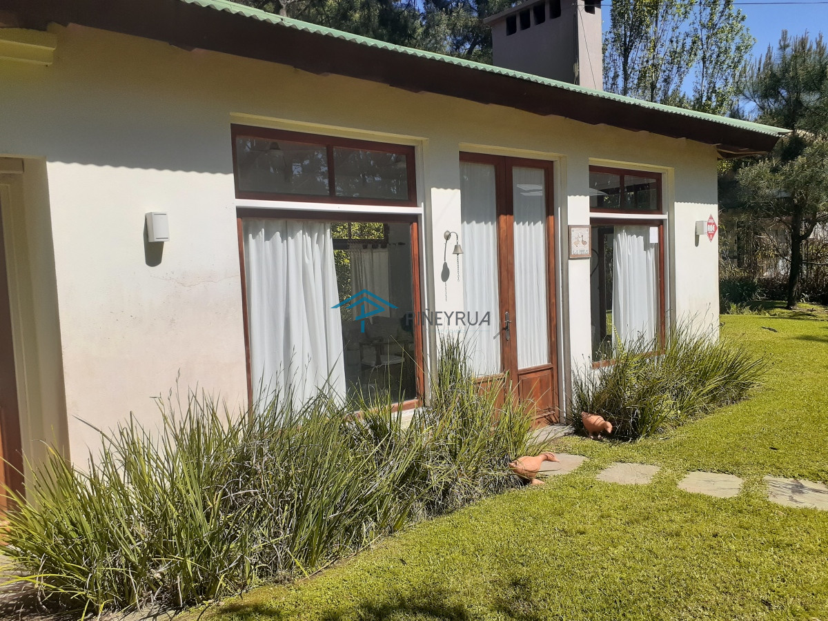 ALQUILER TEMPORARIO CASA DE 5 DORMITORIOS EN ALTOS DE MONTOYA