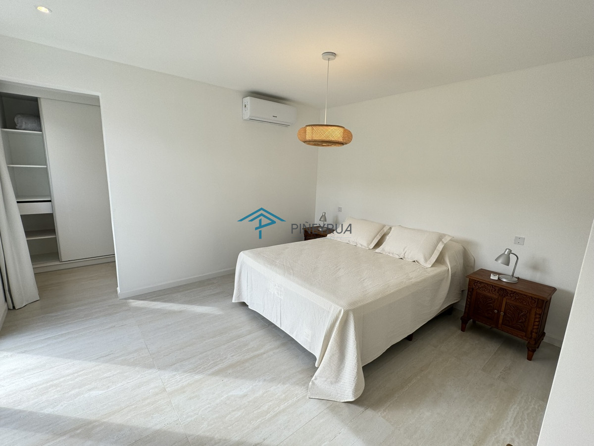 Casa a estrenar en La Barra, 3 dormitorios, piscina