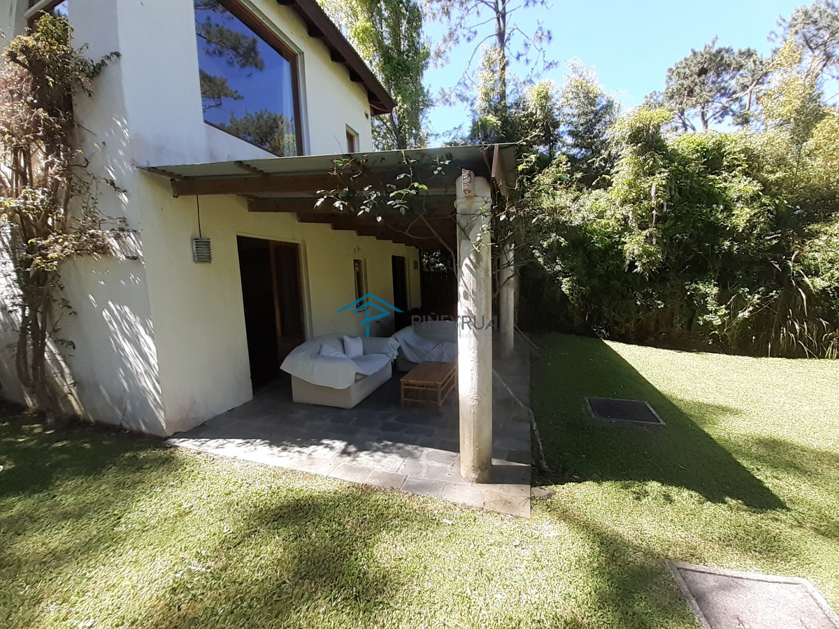 ALQUILER TEMPORARIO CASA DE 5 DORMITORIOS EN ALTOS DE MONTOYA