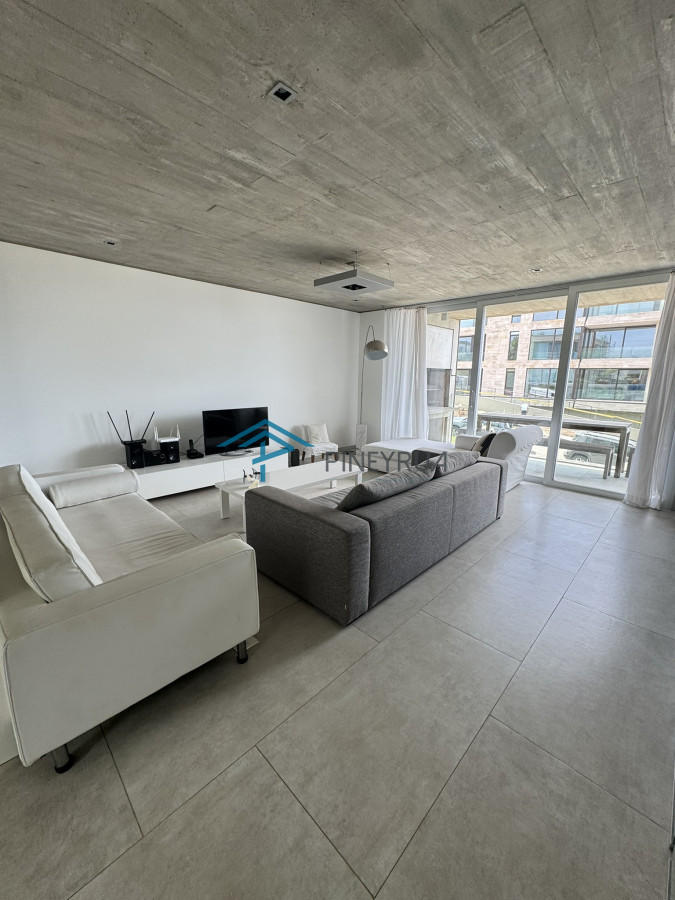 CASA EN VENTA EN LA BARRA A POCOS METROS DE LA PLAYA 5 DORMITORIOS