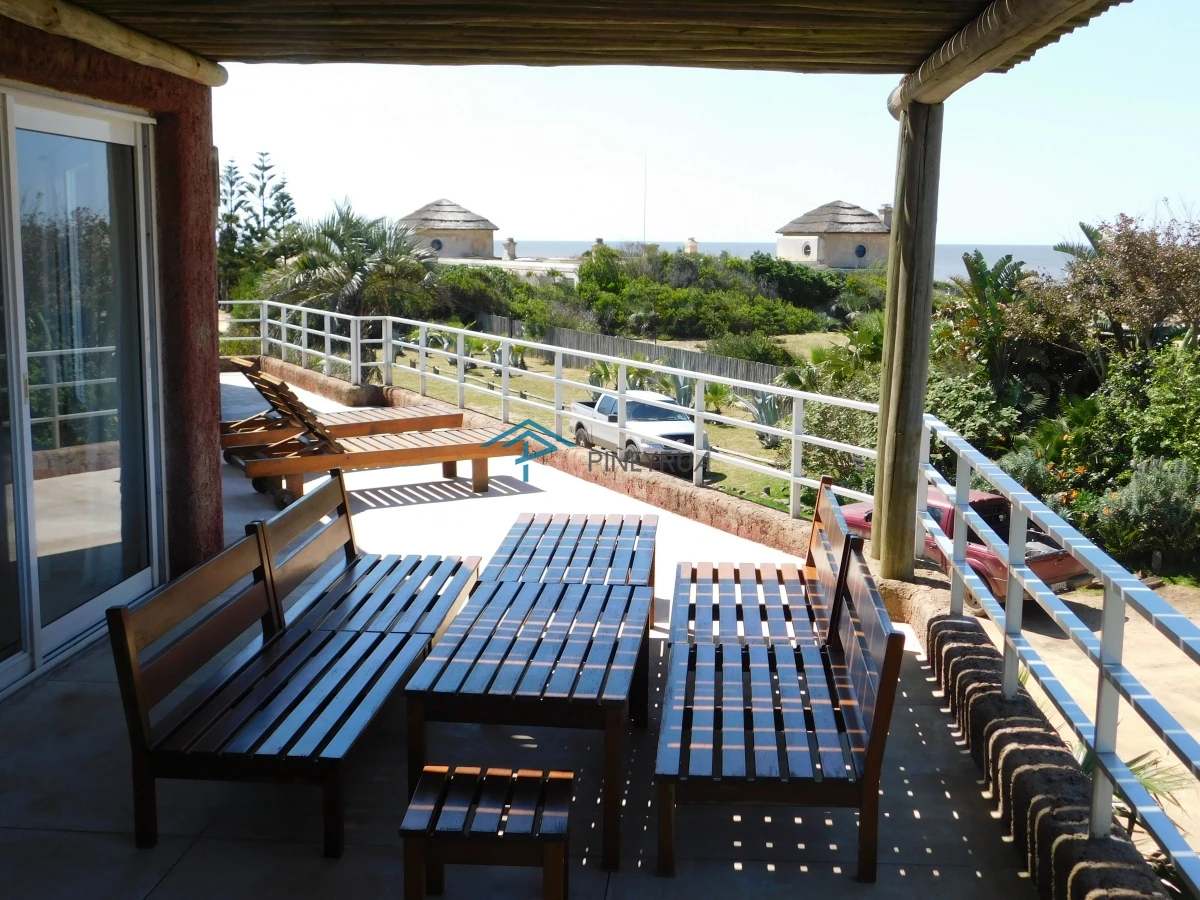 CASA EN ALQUILER TEMPORARIO EN PUNTA PIEDRAS 5 DORMITORIOS