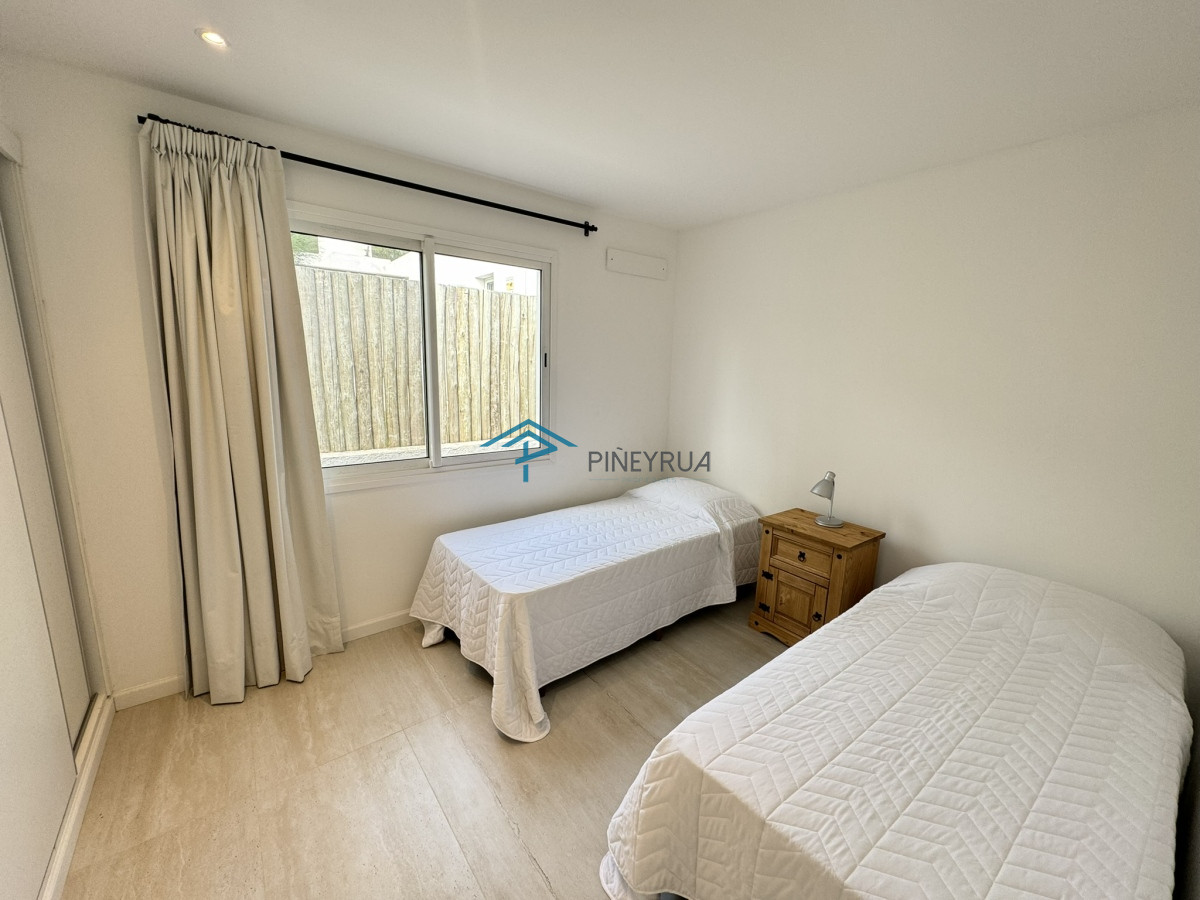 Casa a estrenar en La Barra, 3 dormitorios, piscina