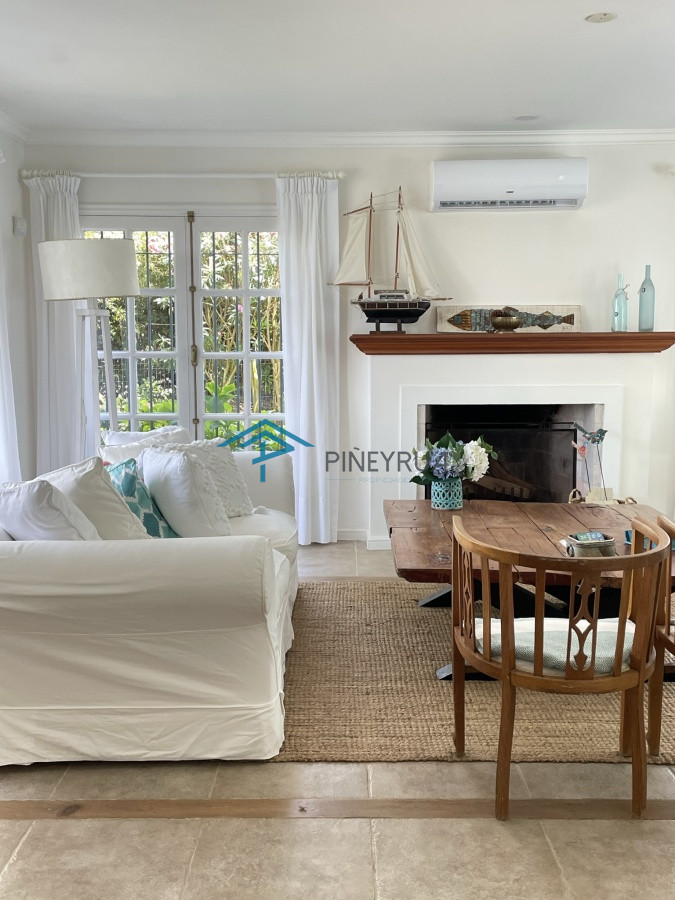 Casa ID.4 - IMPECABLE PROPIEDAD EN LA BARRA A PASOS DEL MAR, 3 DORMITORIOS