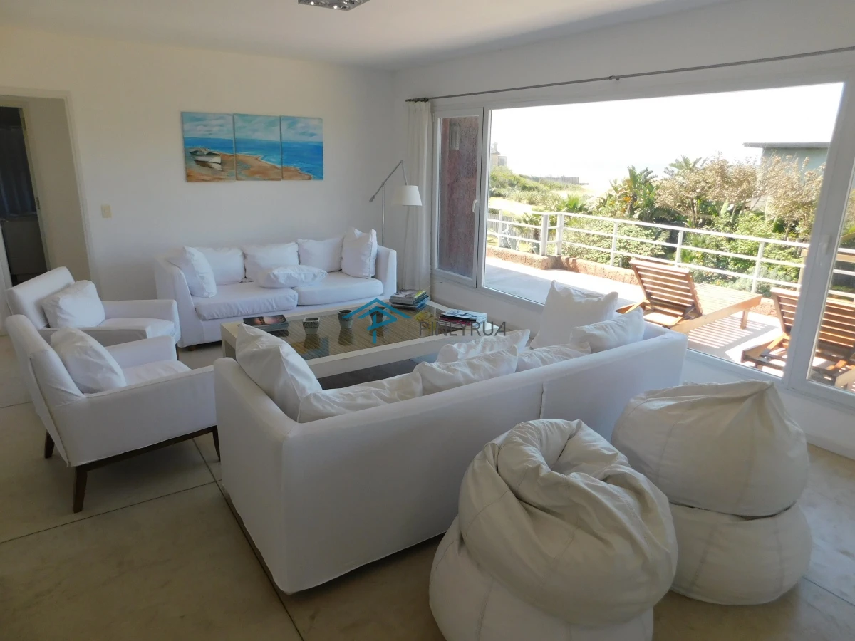 CASA EN ALQUILER TEMPORARIO EN PUNTA PIEDRAS 5 DORMITORIOS