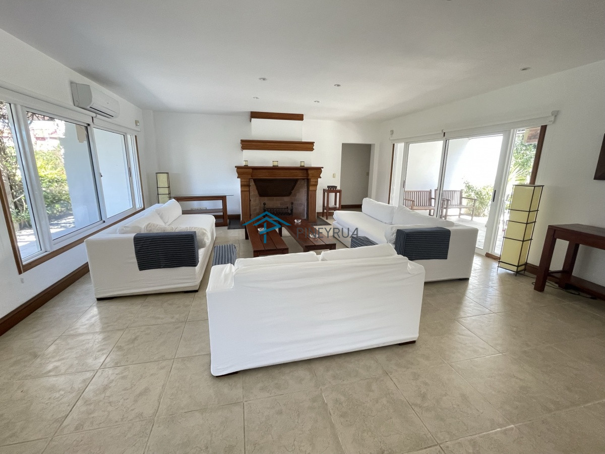 Casa ID.20 - ESPECTACULAR PROPIEDAD EN VENTA EN MONTOYA 5 DORMITORIOS