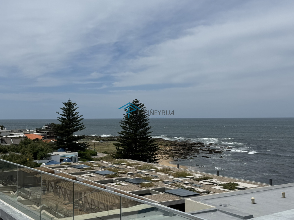 CASA EN VENTA EN LA BARRA A POCOS METROS DE LA PLAYA 5 DORMITORIOS