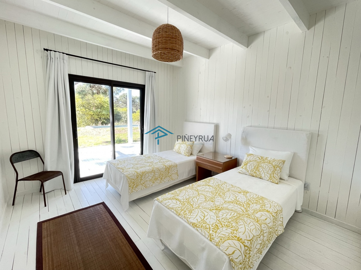 CASA EN VENTA EN LAGUNA ESCONDIDA, JOSE IGNACIO 4 DORMITORIOS