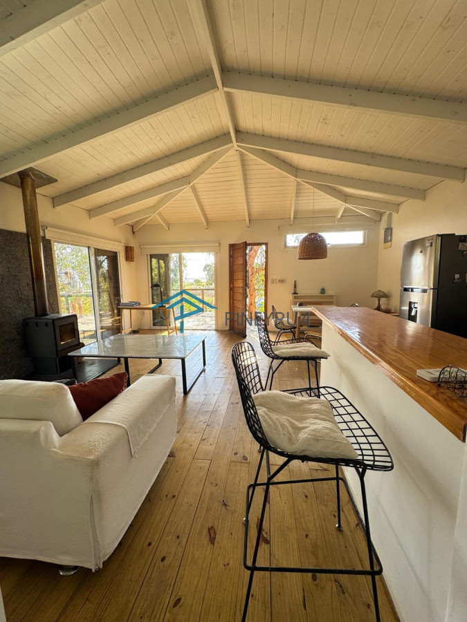 CASA EN VENTA EN SANTA MONICA CON VISTA A LAGUNA JOSE IGNACIO