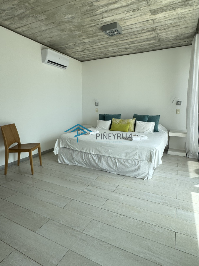 CASA EN VENTA EN LA BARRA A POCOS METROS DE LA PLAYA 5 DORMITORIOS