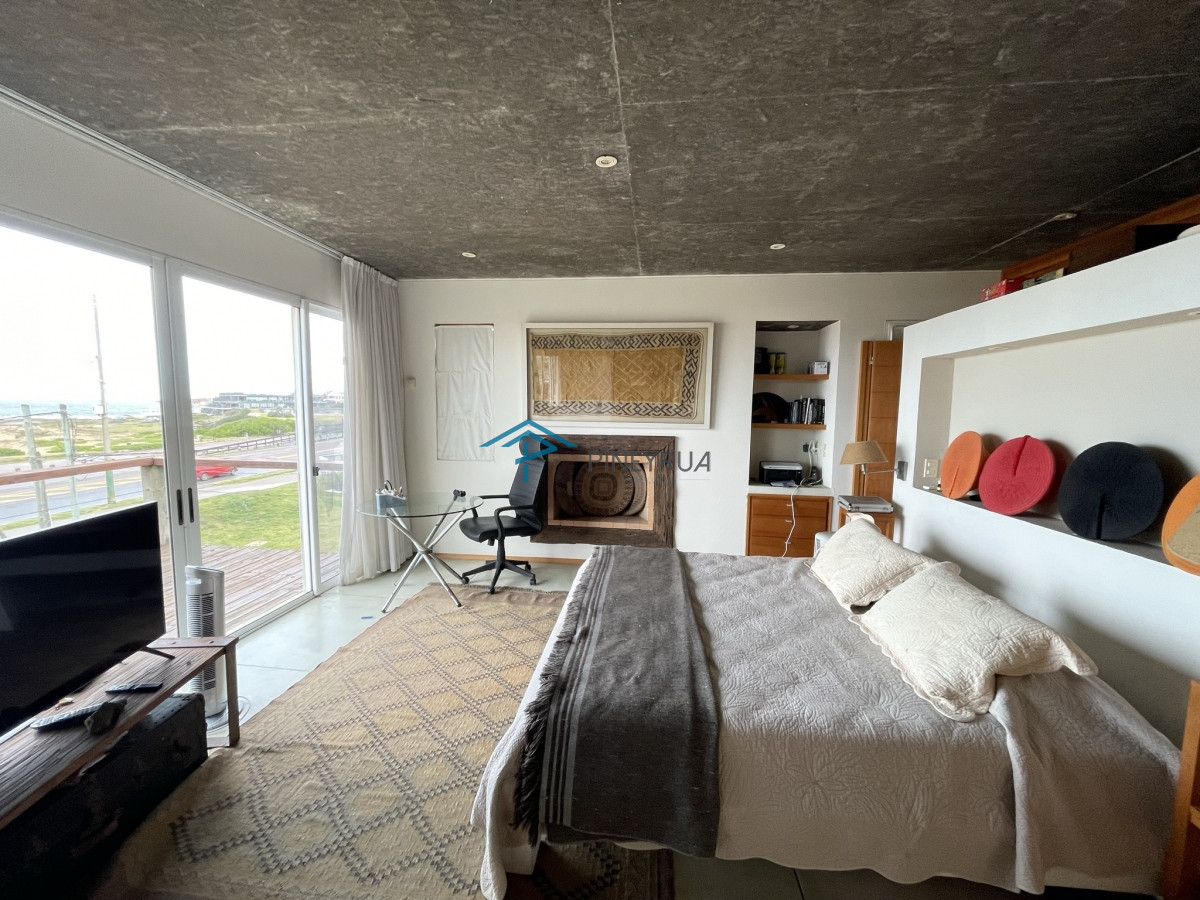 Casa ID.194 - EN VENTA COMODA CASA EN MONTOYA FRENTE AL MAR 5 DORMITORIOS