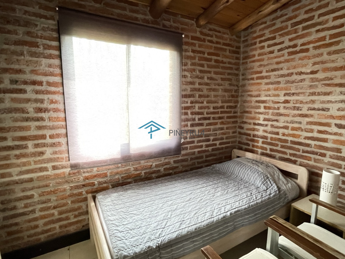 Casa ID.265 - MODERNA PROPIEDAD EN VENTA EN LAGUNA BLANCA 4 DORMITORIOS