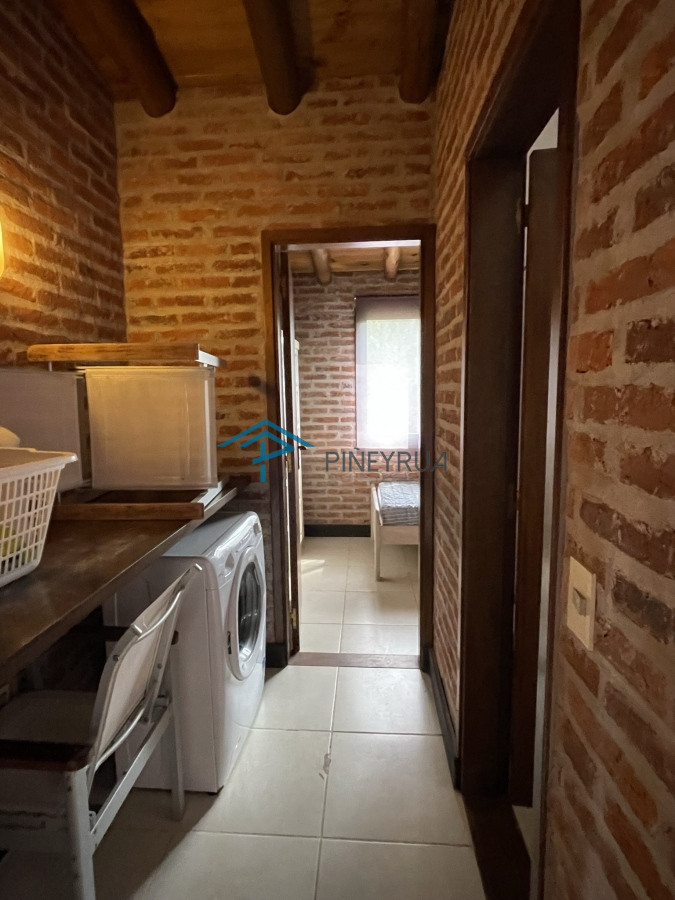 Casa ID.265 - MODERNA PROPIEDAD EN VENTA EN LAGUNA BLANCA 4 DORMITORIOS