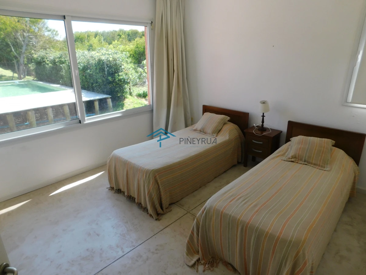 CASA EN ALQUILER TEMPORARIO EN PUNTA PIEDRAS 5 DORMITORIOS