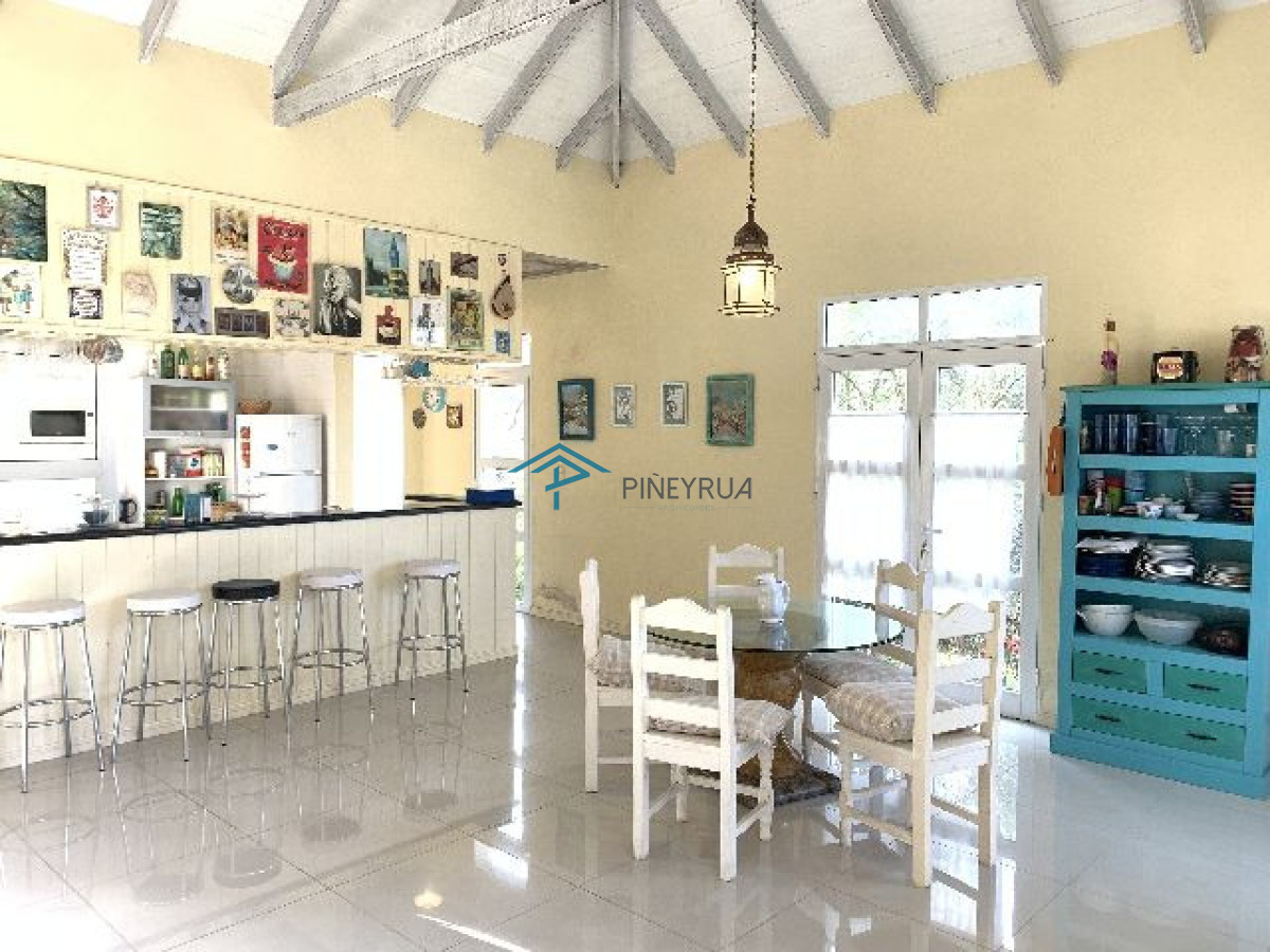 Casa en Venta en Montoya, cerca del mar, con mucho potencial.