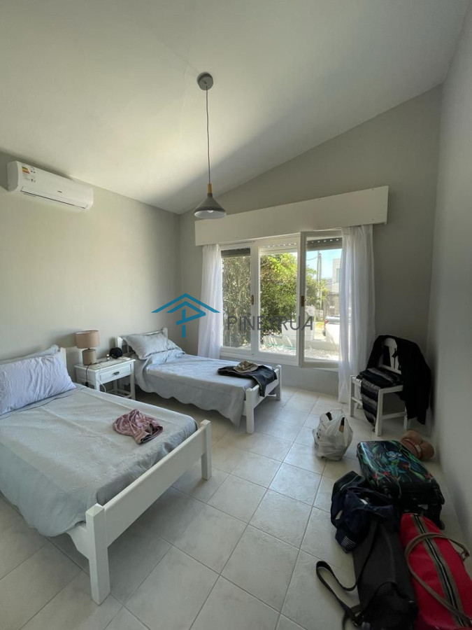 CASA EN VENTA EN MUY BUENA UBICACION EN LA BARRA A PASOS DE LA PLAYA