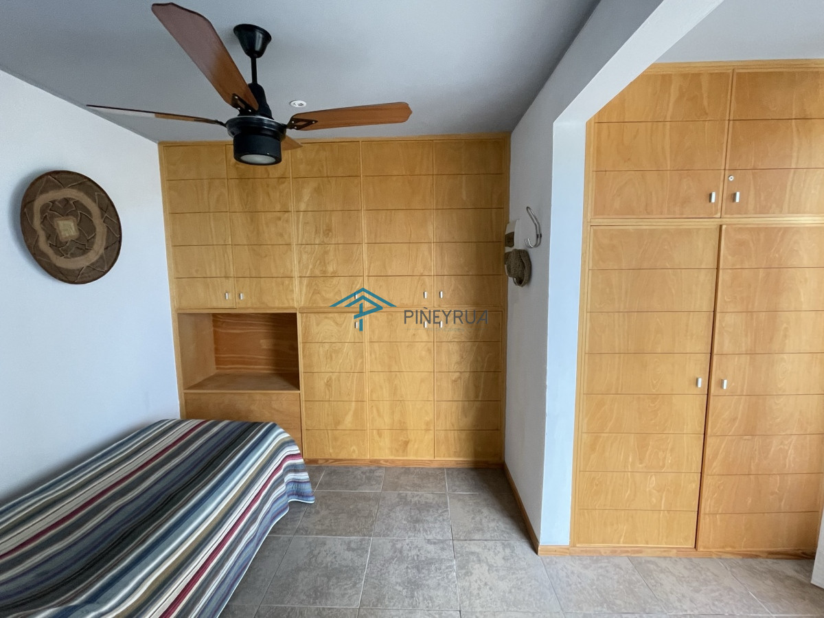 Casa ID.194 - EN VENTA COMODA CASA EN MONTOYA FRENTE AL MAR 5 DORMITORIOS