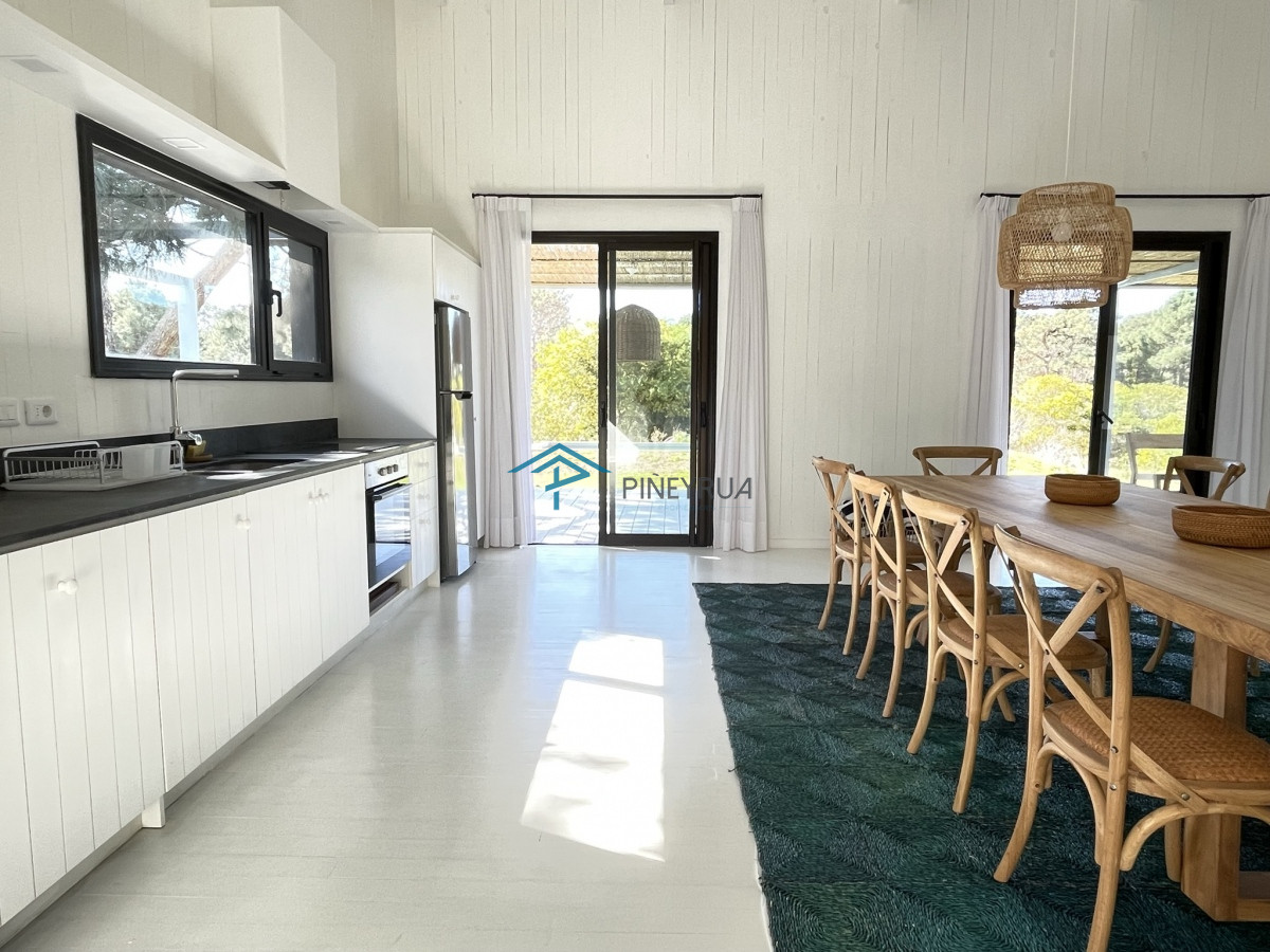 CASA EN VENTA EN LAGUNA ESCONDIDA, JOSE IGNACIO 4 DORMITORIOS