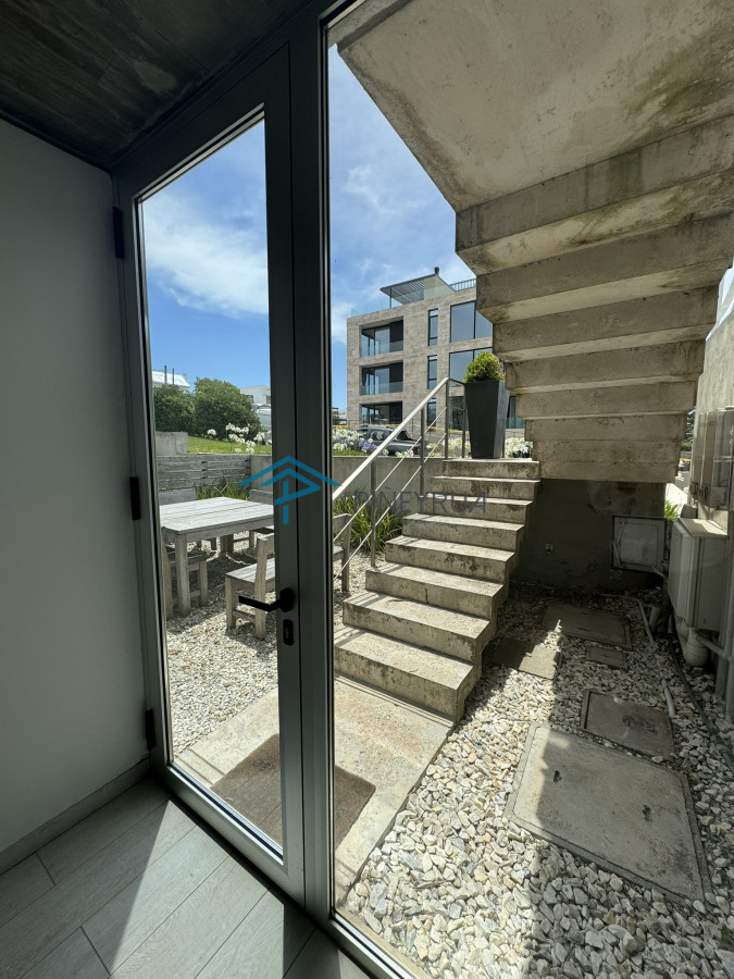 CASA EN VENTA EN LA BARRA A POCOS METROS DE LA PLAYA 5 DORMITORIOS