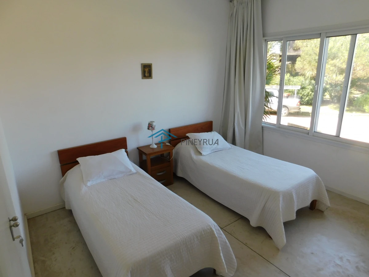 CASA EN ALQUILER TEMPORARIO EN PUNTA PIEDRAS 5 DORMITORIOS