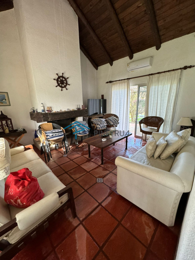 Casa en Alquiler cerca del Puente de la Barra, 3 dormitorios, ideal familias. Piscina climatizada