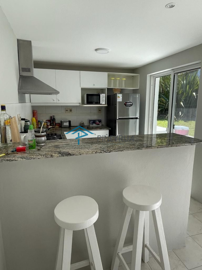 CASA EN VENTA EN MUY BUENA UBICACION EN LA BARRA A PASOS DE LA PLAYA