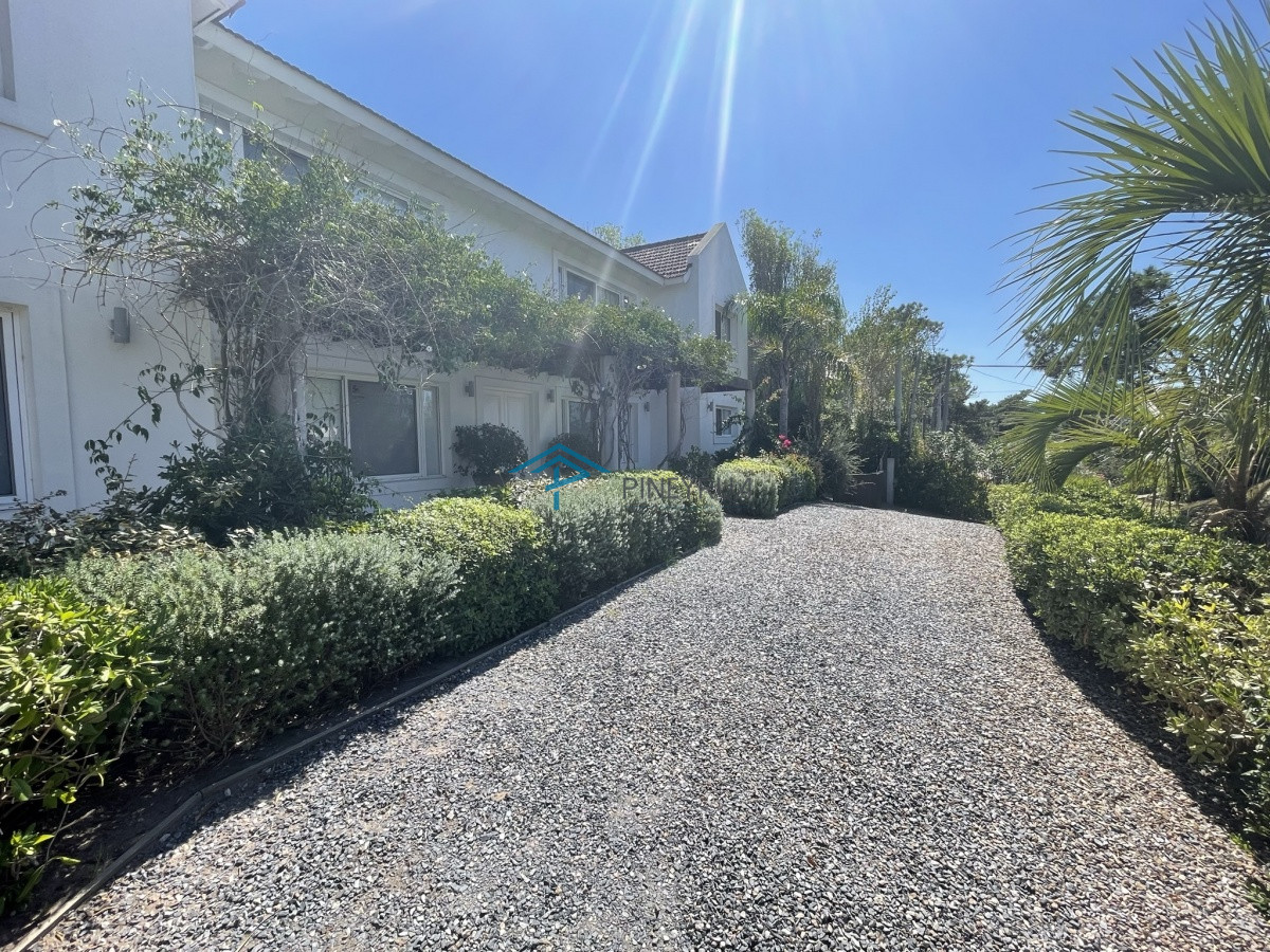 Casa ID.20 - ESPECTACULAR PROPIEDAD EN VENTA EN MONTOYA 5 DORMITORIOS