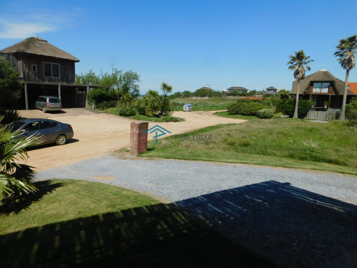 CASA EN ALQUILER TEMPORARIO EN PUNTA PIEDRAS 5 DORMITORIOS
