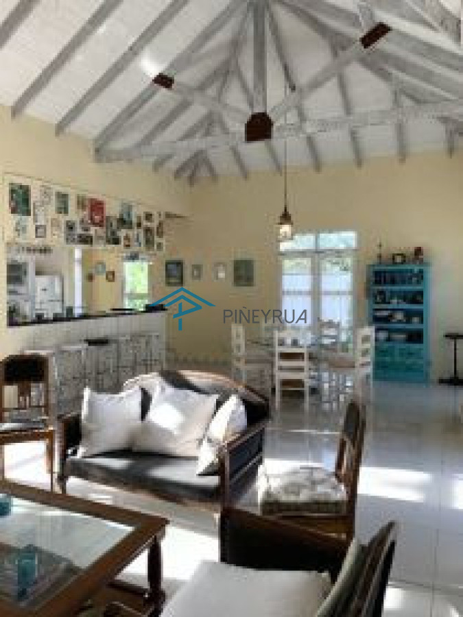 Casa en Venta en Montoya, cerca del mar, con mucho potencial.