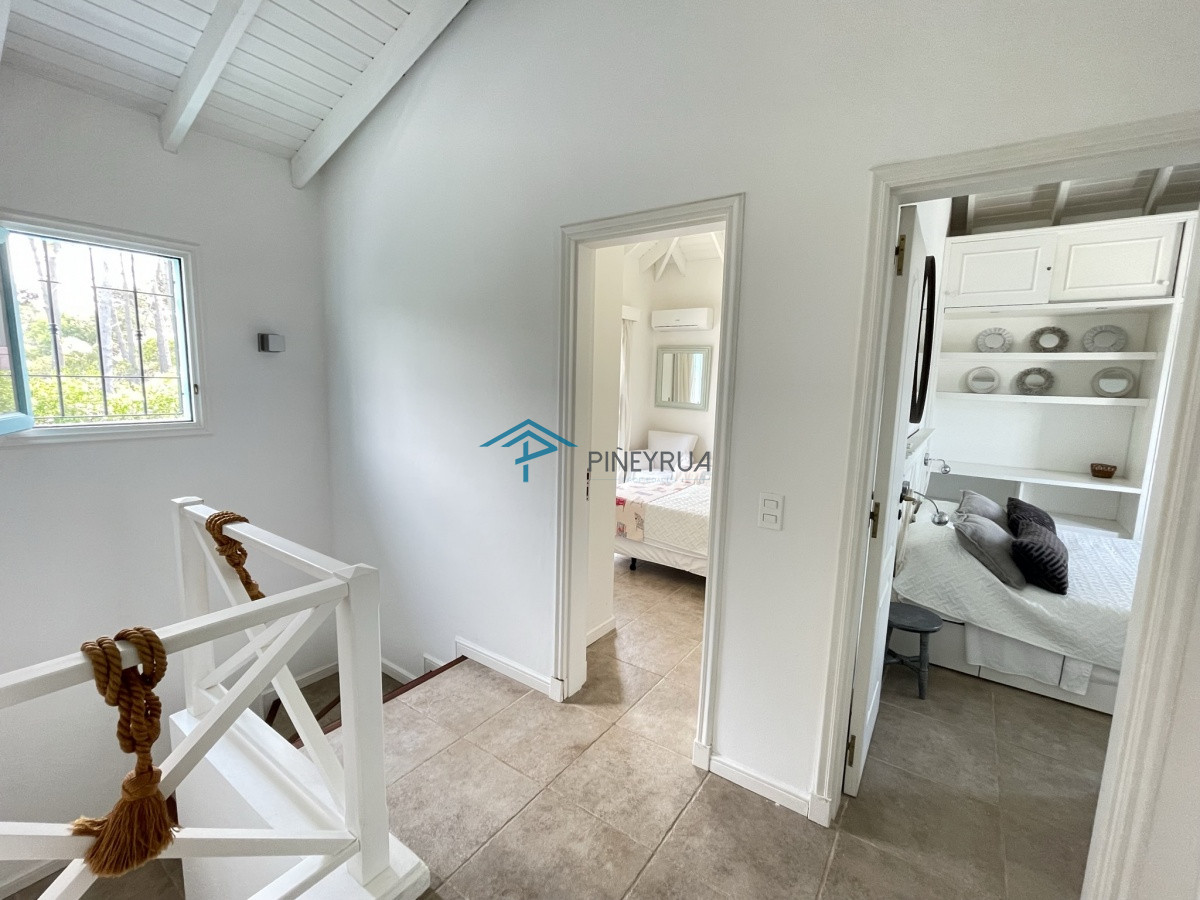 Casa ID.4 - IMPECABLE PROPIEDAD EN LA BARRA A PASOS DEL MAR, 3 DORMITORIOS