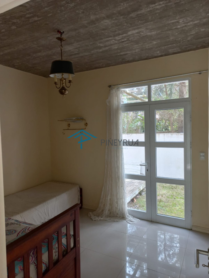 Casa en Venta en Montoya, cerca del mar, con mucho potencial.